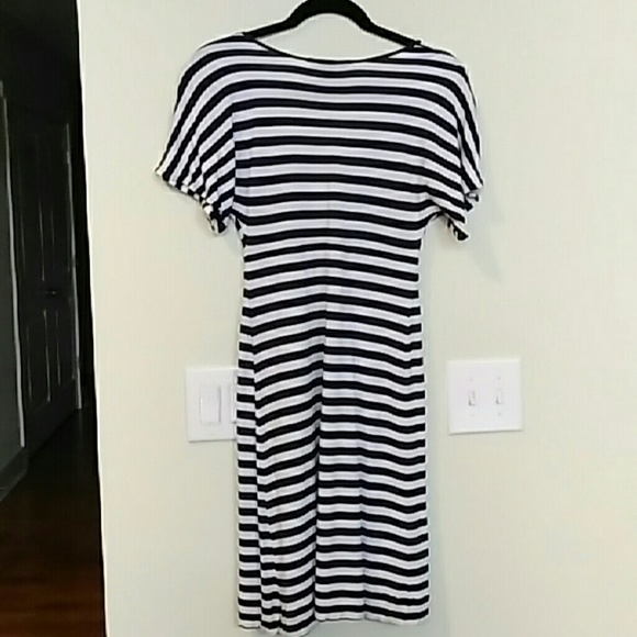 STORE CLOSING MAKE AN OFFER! Banana Republic dress - Picture 4 of 4
